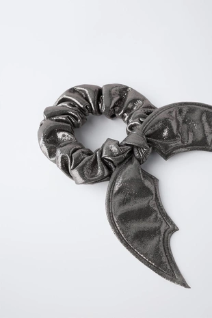 Dark silver | 2326/540/836 - Zara Блестящая резинка для волос «крылья летучей мыши»