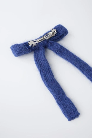 Bluish | 2326/532/420 - Zara Вязаная заколка для волос с бантом