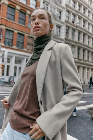 Базовое пальто из мягкой ткани- Заказать в России