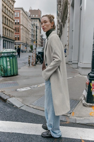 Базовое пальто из мягкой ткани- Заказать в России