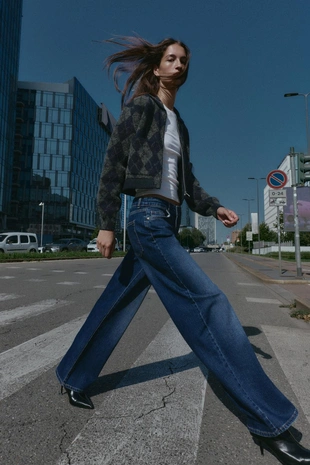 Трикотажный бомбер с ромбами- Заказать в России