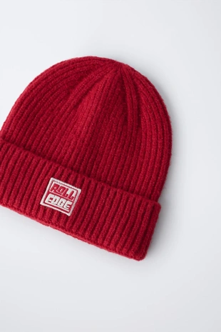 Купить Zara Трикотажная шапка с нашивкой