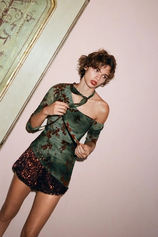 Асимметричный топ из бархатистой ткани- Заказать в России