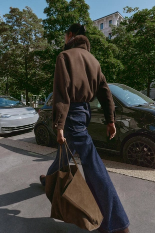 Бомбер SOFT с воротником с отделкой под мех- Заказать в России