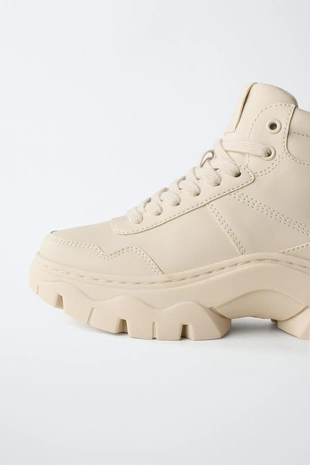 Спортивные ботинки с объемной подошвой- Заказать в России