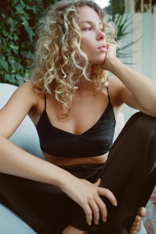 Купить Zara Струящиеся атласные брюки