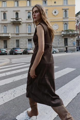 Chocolate brown | 4344/628/753 - Zara Жилет из искусственной замши с карманами