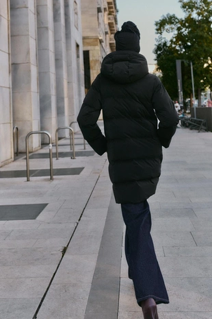 Полудлинный ветрозащитный анорак из прорезиненной ткани- Заказать в России