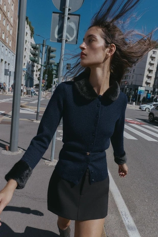 Трикотажный кардиган с отделкой из искусственного меха- Заказать в России