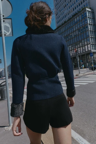 Трикотажный кардиган с отделкой из искусственного меха- Заказать в России