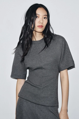 Приталенный топ из мягкой ткани