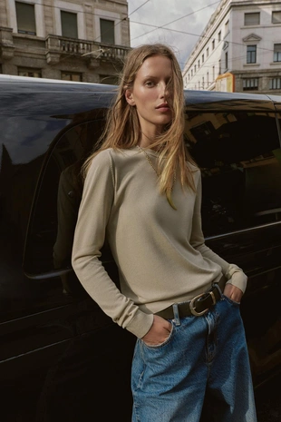 Тонкий трикотажный джемпер- Заказать в России