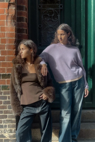 Трикотажный джемпер с контрастной отделкой- Заказать в России