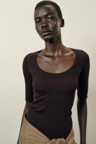 Футболка в рубчик с рукавами реглан- Заказать в России