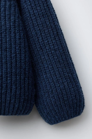 Вязаный кардиган с сердцами- Заказать в России