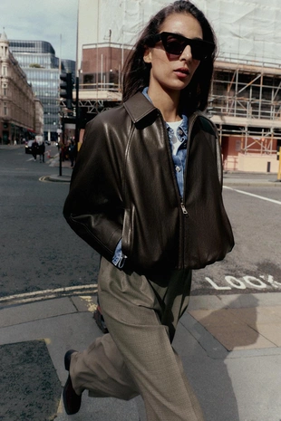 Бомбер из искусственной кожи