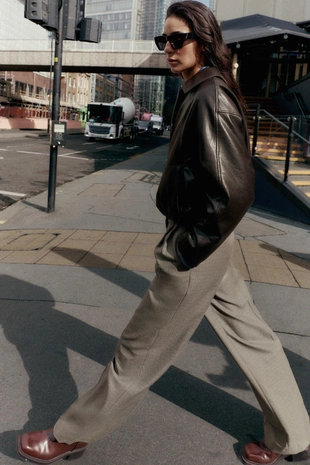 Бомбер из искусственной кожи