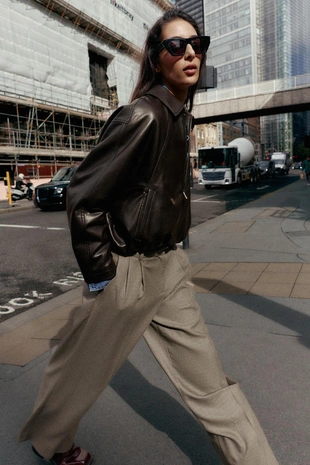 Бомбер из искусственной кожи