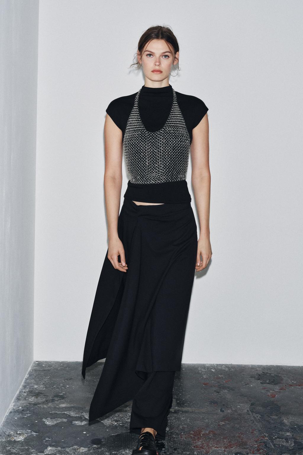 ТОП С МЕТАЛЛИЧЕСКИМИ КОЛЬЦАМИ