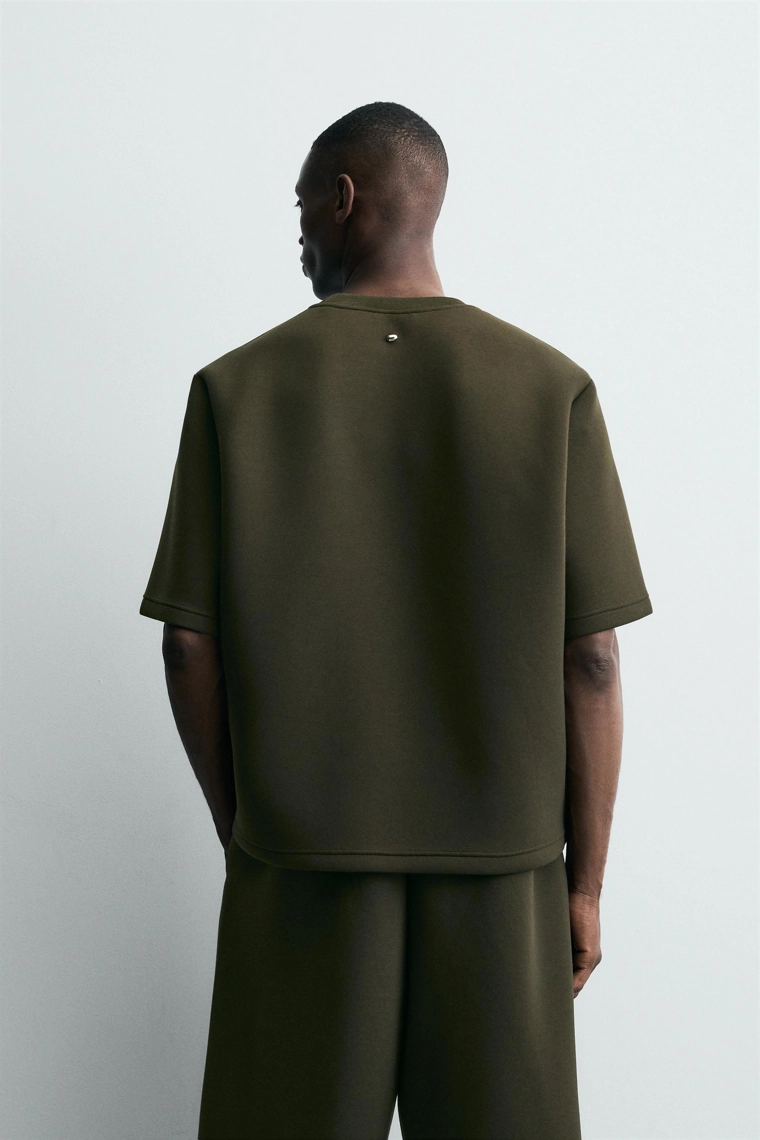 Свитшот с эффектом неопрена и заклепкой