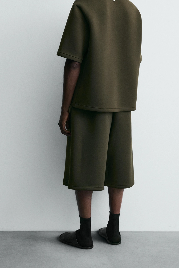 Бермуды в стиле неопрен с линиями