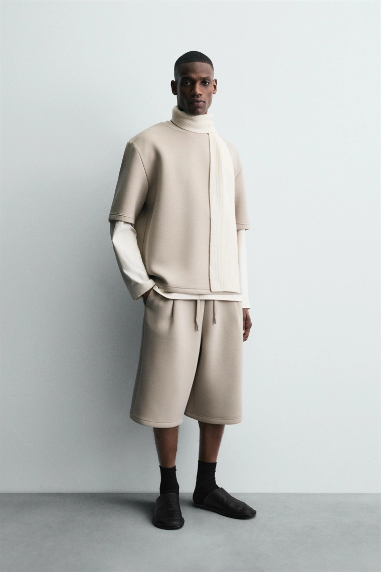 Свитшот с эффектом неопрена и заклепкой