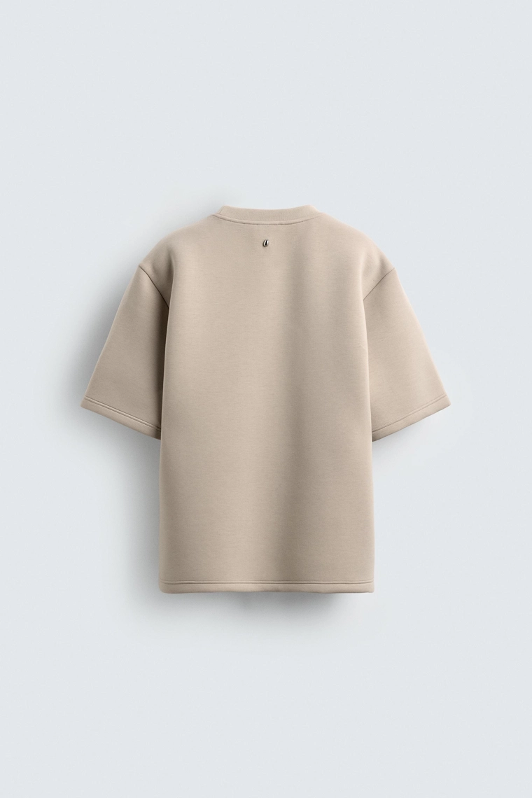 Свитшот с эффектом неопрена и заклепкой