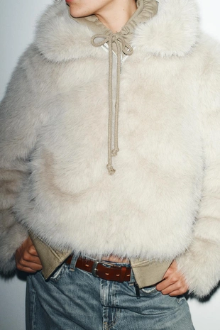 Короткое пальто из искусственного меха на молнии- Заказать в России