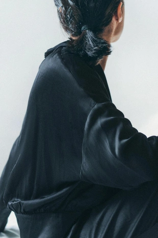 Атласная рубашка-блейзер свободного кроя- Заказать в России