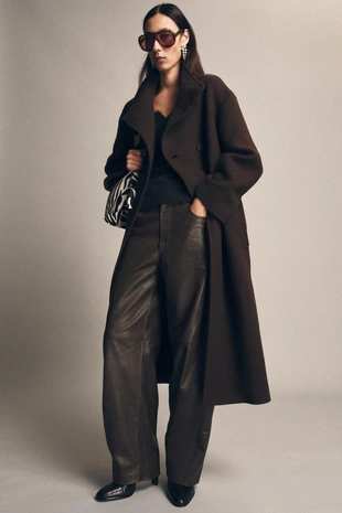 Асимметричная мини-сумка в мягкой коже с шерстью овцы- Заказать в России