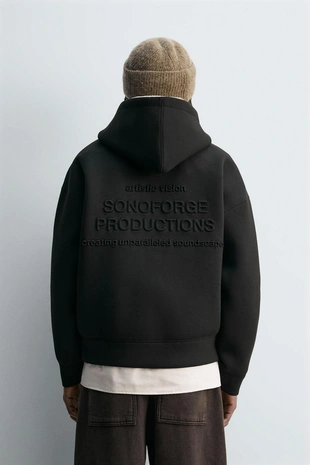 Толстовка из неопрена с рельефной надписью- Заказать в России