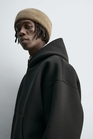 Толстовка из неопрена с рельефной надписью- Заказать в России