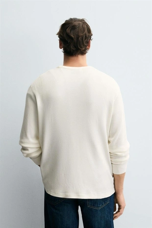 Oyster-white | 0526/345/251 - Zara Футболка с рельефным узором «вафля»