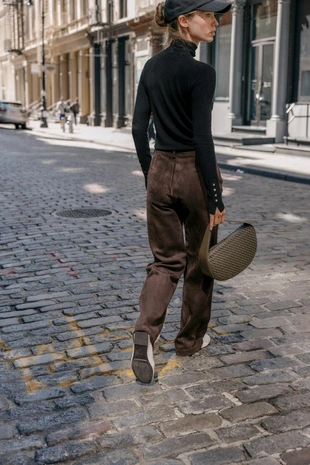 Базовый трикотажный джемпер с высоким воротником- Заказать в России