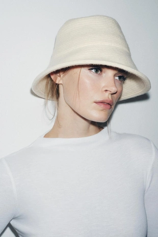 Купить Zara Шляпа структурной вязки из шерсти
