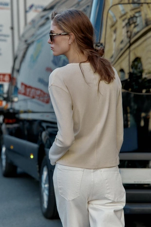 Футболка в рубчик с длинными рукавами