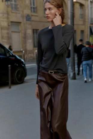 Футболка в рубчик с длинными рукавами