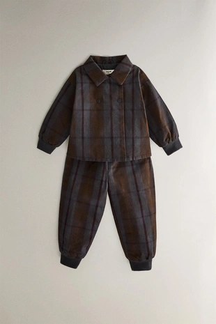 Детское пальто в клетку фоне брауна и синего- Заказать в России