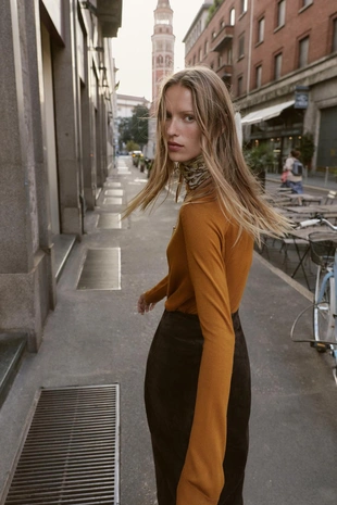 Свитер из тонкого трикотажа- Заказать в России