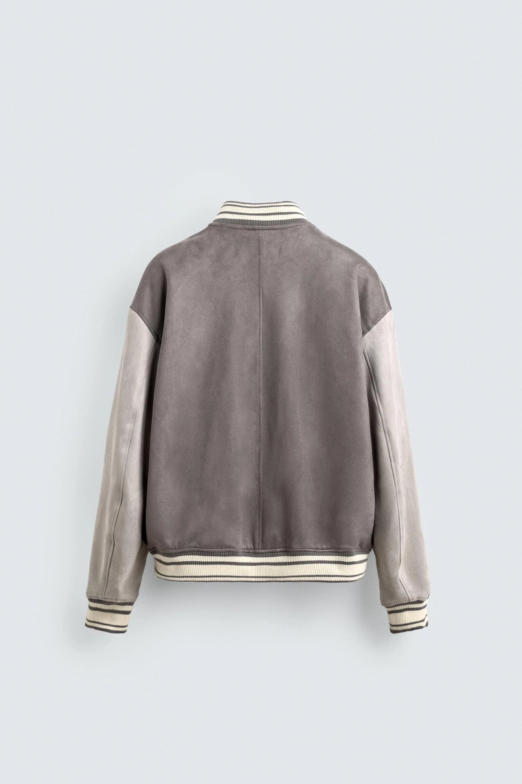 Бомбер из искусственной замши с нашивками