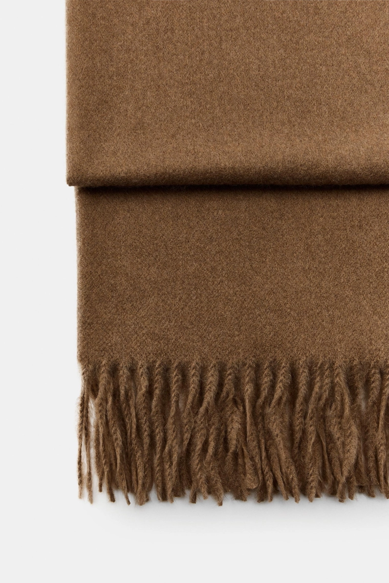 Платок с бахромой