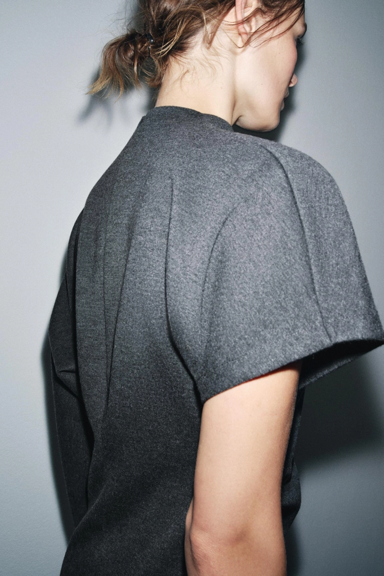 Асимметричное длинное платье