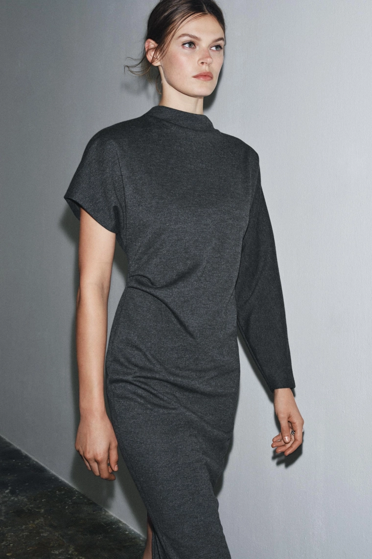 Асимметричное длинное платье