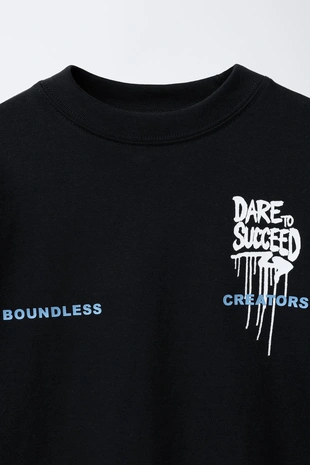 Футболка с двойными рукавами и принтом граффити- Заказать в России