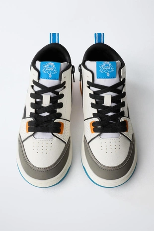 Высокие кроссовки GARFIELD © PAWS INC- Заказать в России