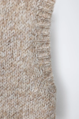 Трикотажный жилет