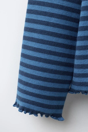 Футболка из ткани в полоску- Заказать в России