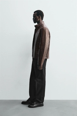 Куртка из гравированной кожи- Заказать в России