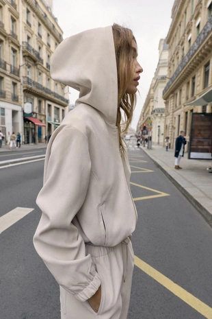 Бомбер с капюшоном- Заказать в России