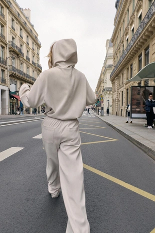 Бомбер с капюшоном- Заказать в России